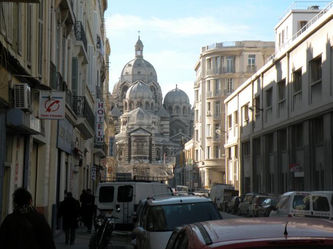 côté nord de la Cathédrale, vue depuis la rue